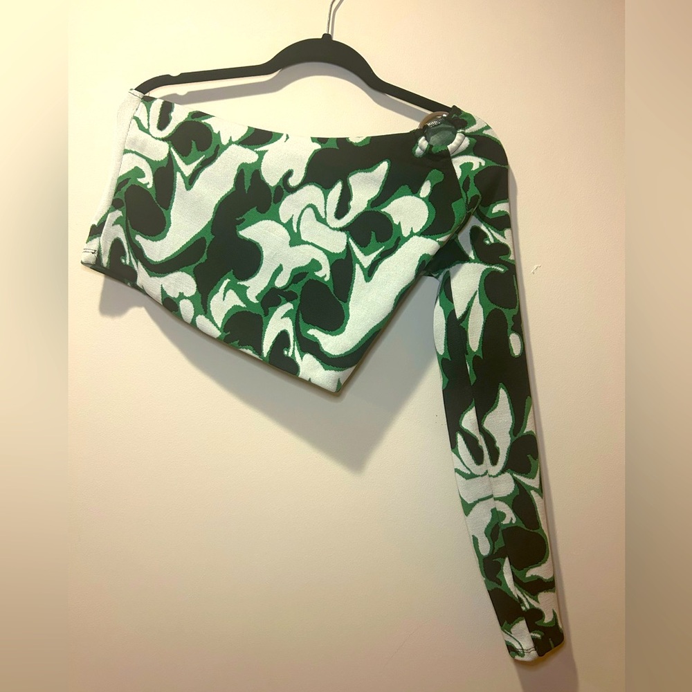 NWT Womens Zara Jacquard Asymmetrical One Sleeve Green/B&W Top - Size L